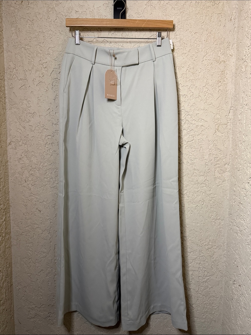 MESHKI Jameson Pleated Wide Leg Pants Light Sage NWT M
